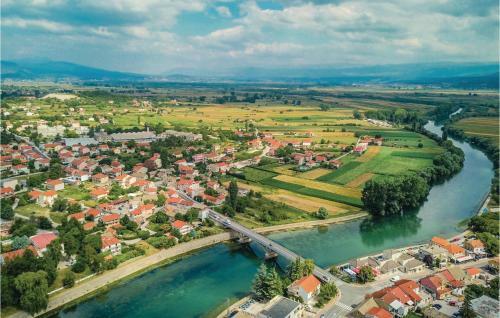 Four-bedroom Holiday Home In Otok Dalmatinski