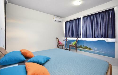 Four-bedroom Holiday Home In Otok Dalmatinski