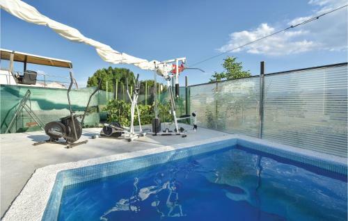 Four-bedroom Holiday Home In Otok Dalmatinski