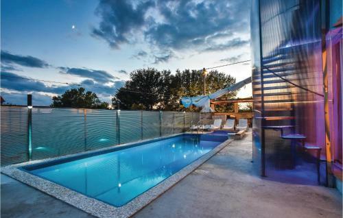 Four-bedroom Holiday Home In Otok Dalmatinski