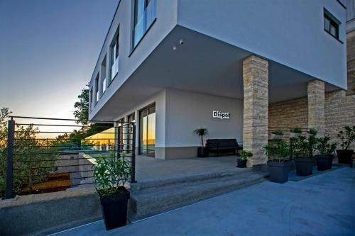 Villa Dispet With Heated Pool, Jacuzzi, Sauna And Cinema