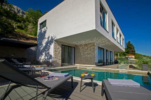Villa Dispet With Heated Pool, Jacuzzi, Sauna And Cinema