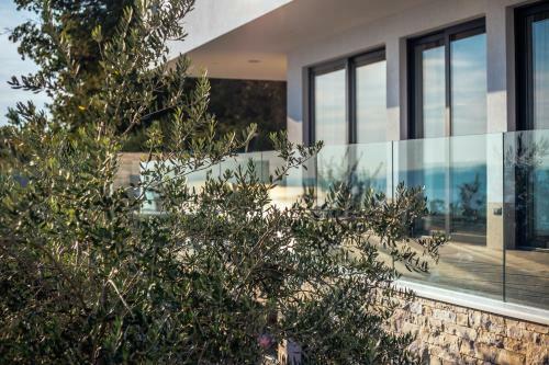Villa Dispet With Heated Pool, Jacuzzi, Sauna And Cinema