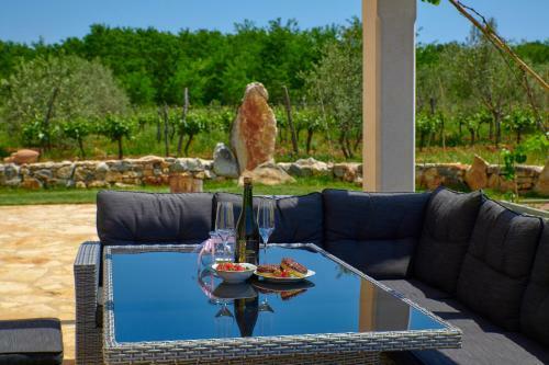 Villa Relax House Surrounded By Olives And Vineyard