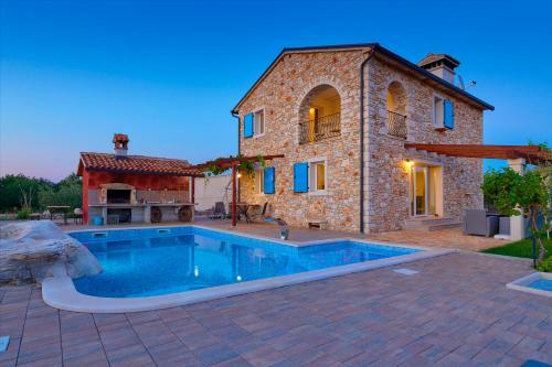Villa Relax House Surrounded By Olives And Vineyard
