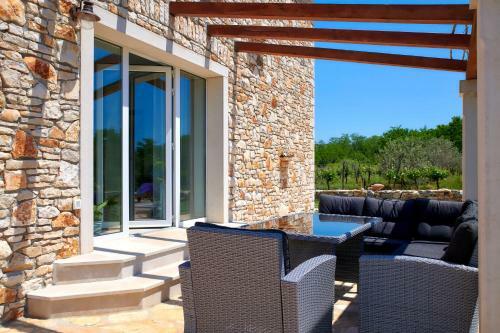 Villa Relax House Surrounded By Olives And Vineyard