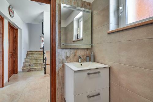 Villa Relax House Surrounded By Olives And Vineyard