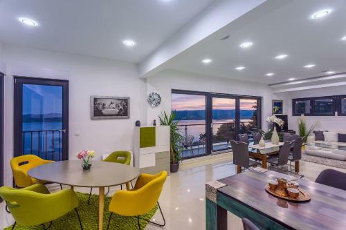 Villa Mia With Private Pool, Whirlpool, Gym, Sauna, Seaviews