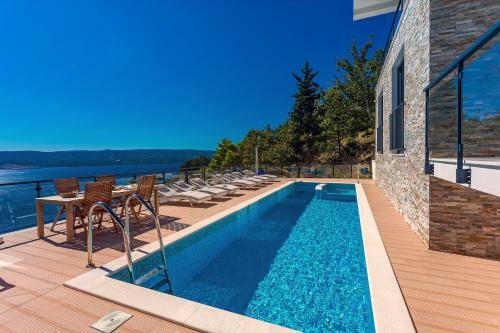 Villa Mia With Private Pool, Whirlpool, Gym, Sauna, Seaviews