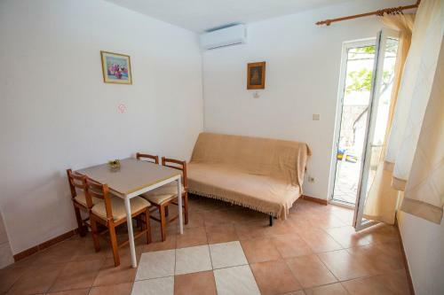 Apartments Pivac - Lokva Rogoznica