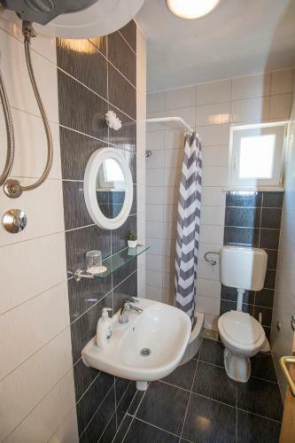 Apartments Pivac - Lokva Rogoznica