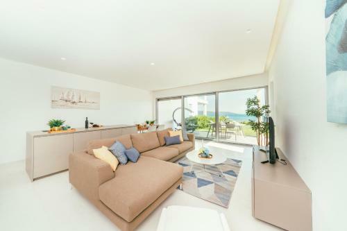 Unique Luxury Designers Apartment Right Next To The Beach