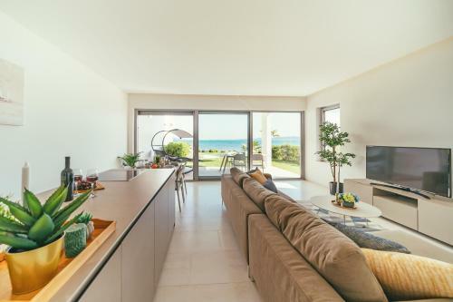 Unique Luxury Designers Apartment Right Next To The Beach