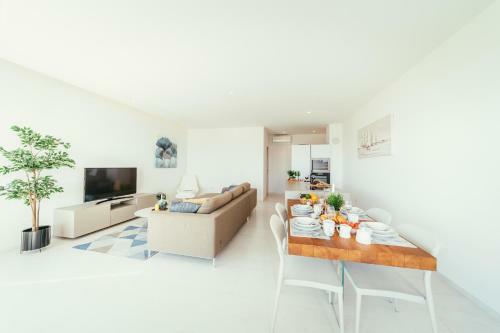 Unique Luxury Designers Apartment Right Next To The Beach