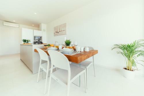 Unique Luxury Designers Apartment Right Next To The Beach