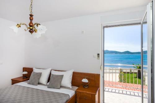 Holiday Home Sunshine