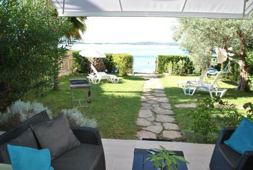 Direct Seafront Villa