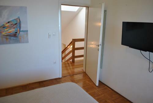 Direct Seafront Villa