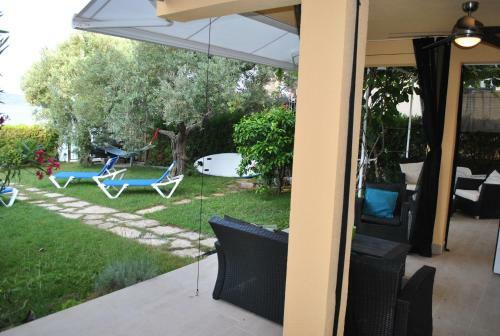 Direct Seafront Villa