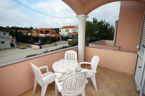 Apartments By The Sea Vrsi - Mulo, Zadar - 5860