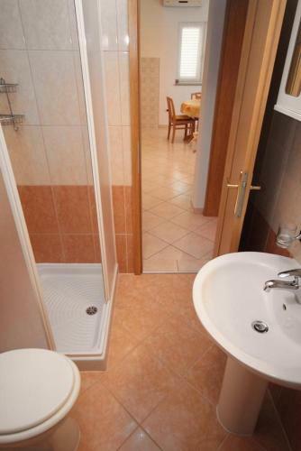 Apartments By The Sea Vrsi - Mulo, Zadar - 5860