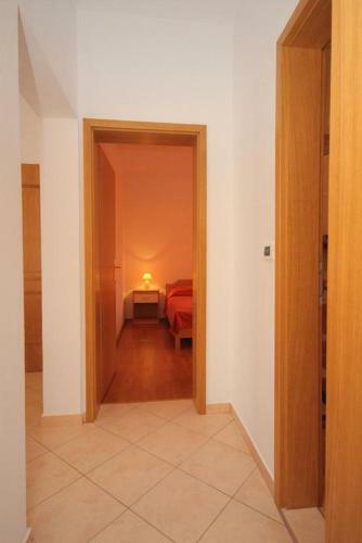 Apartments By The Sea Vrsi - Mulo, Zadar - 5860