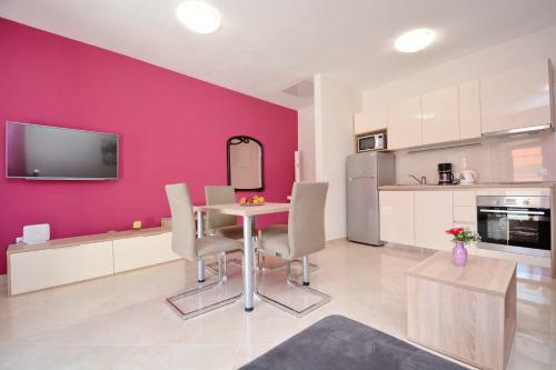 King Apartments
