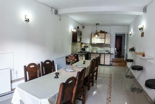 Casa Nicoladis