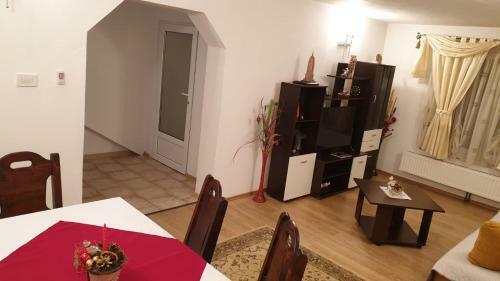 Casa Nicoladis