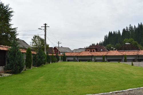 Lodge Clematis House