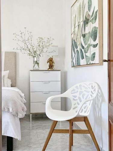 Stylish 3 Bedroom Apartment Close To The Beach