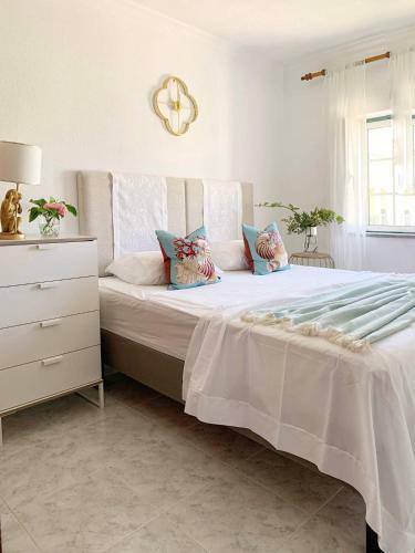Stylish 3 Bedroom Apartment Close To The Beach