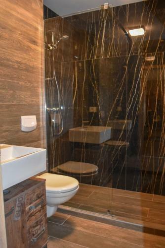 Wood Central Apartment