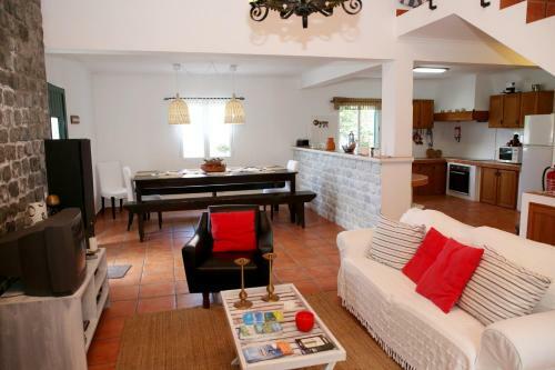 Mosteiros Vineyard House