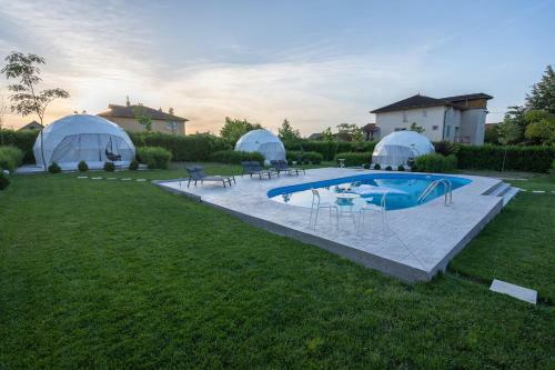 Seagloo Glamping - Adults Only