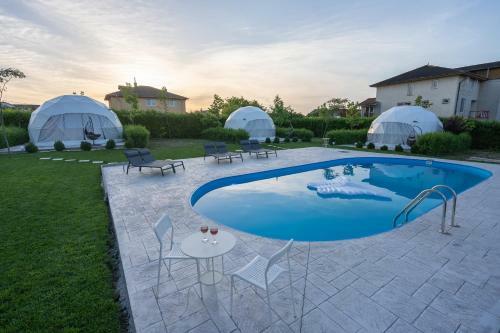 Seagloo Glamping - Adults Only