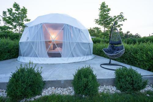 Seagloo Glamping - Adults Only