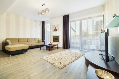Sunny Apartment In Silver Mountain