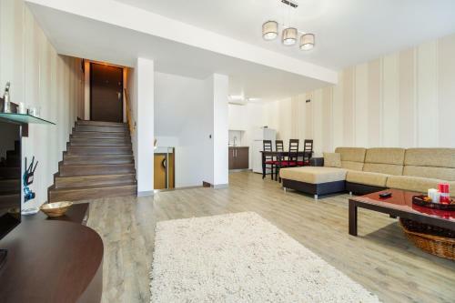 Sunny Apartment In Silver Mountain