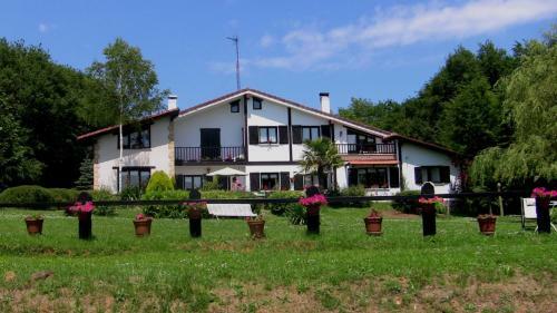 Apartamentos Atxarmin