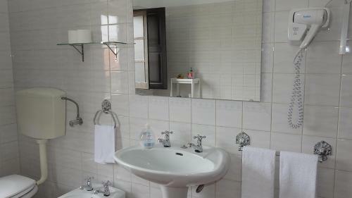 Hostal Hospedaria Do Senhor Da Pedra