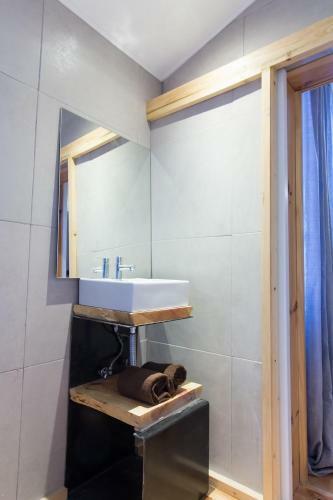 Bed & Breakfast Feel At Home Guest House