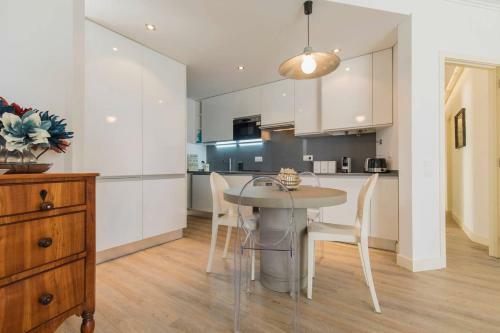 Cozy Seaview Apartment