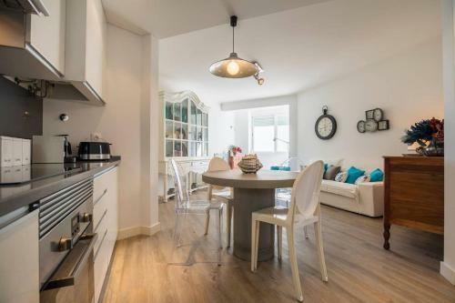 Cozy Seaview Apartment