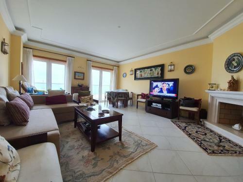 Nazare Apartamento Em Frente Ao Mar