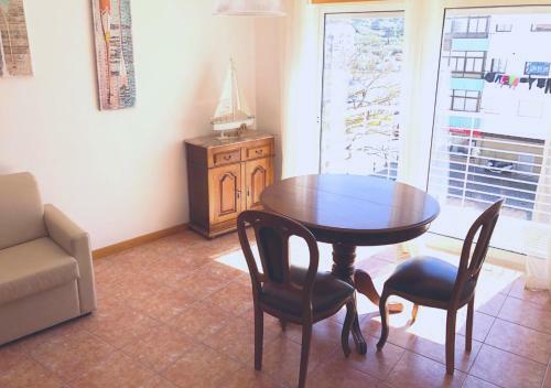 Apartamento A 1 Min Da Praia Com Cozinha E Estacionamento Privado