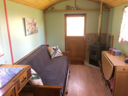 Gypsy Caravan - Shepherds Hut, Off Grid, River Views