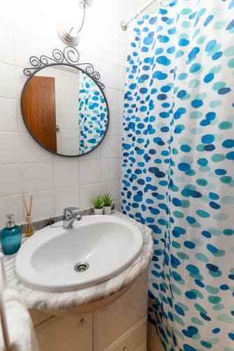 Cozy 3 Room Apartment In Penafiel Centre