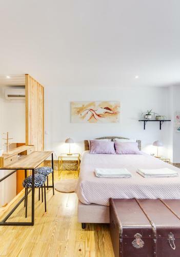 Hostal Home, By Julieta