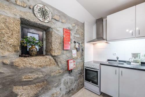 Pequena Casa R�stica Com Piscina